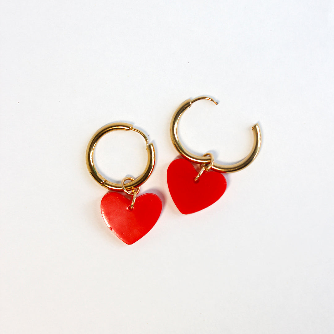 Huggie hoops corazón